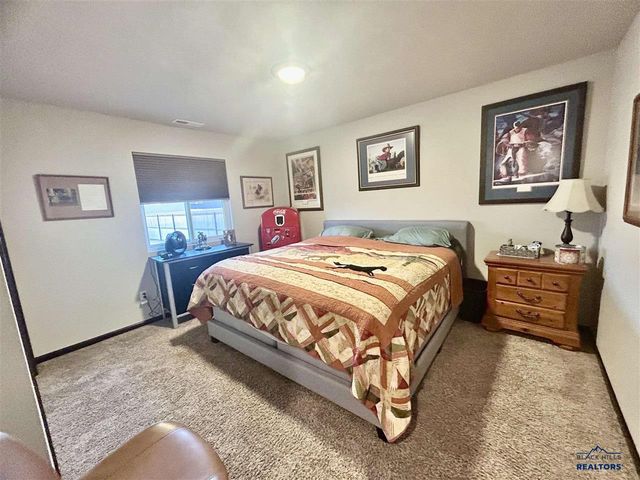 4114 Haralson Ln, Rapid City, SD 57703