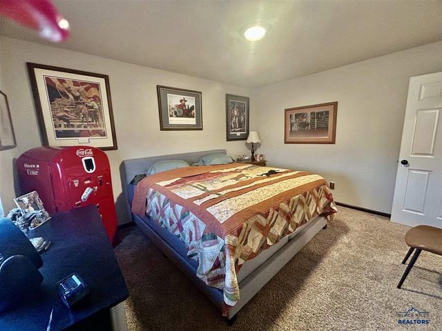 4114 Haralson Ln, Rapid City, SD 57703