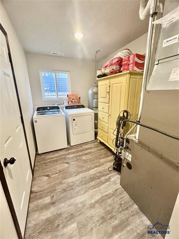 4114 Haralson Ln, Rapid City, SD 57703