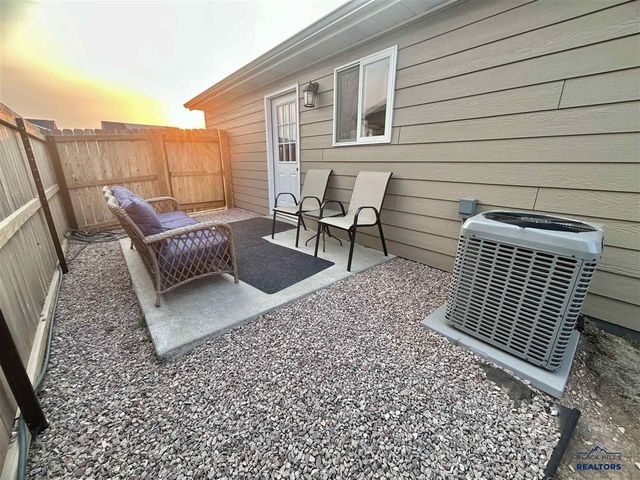 4114 Haralson Ln, Rapid City, SD 57703