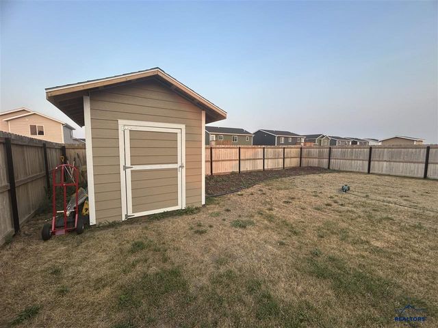 4114 Haralson Ln, Rapid City, SD 57703