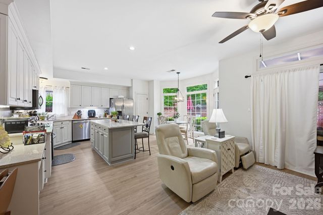 7014 Walton Heath Lane, Charlotte, NC 28277