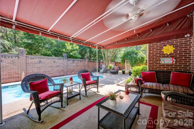 7014 Walton Heath Lane, Charlotte, NC 28277