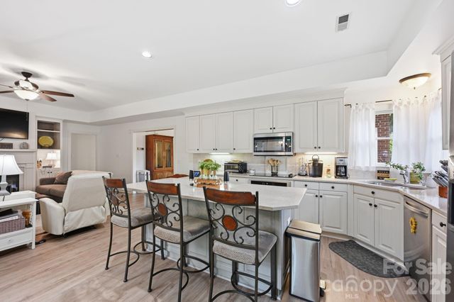 7014 Walton Heath Lane, Charlotte, NC 28277