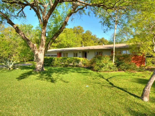 2600 Twin Oaks DR, Austin, TX 78757