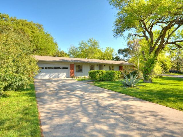 2600 Twin Oaks DR, Austin, TX 78757