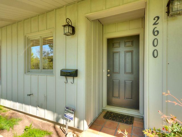 2600 Twin Oaks DR, Austin, TX 78757