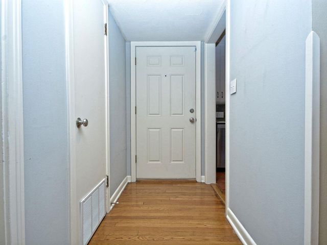 2600 Twin Oaks DR, Austin, TX 78757