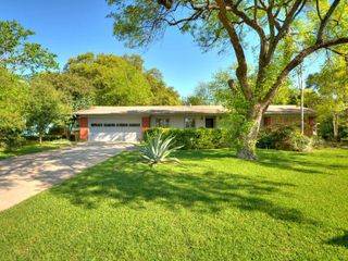 2600 Twin Oaks DR, Austin, TX 78757