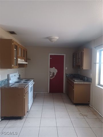 4033 W Palomar CIR, Labelle, FL 33935