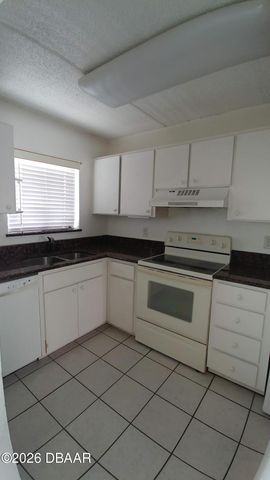 55 Vining Ct Apt 204, Ormond Beach, FL 32176