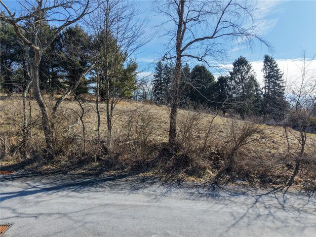 4990 Lakewood Rd, Hampton, PA 15044