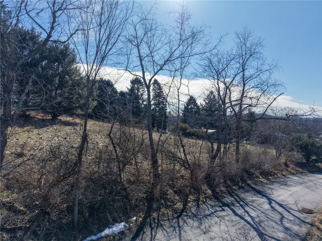 4990 Lakewood Rd, Hampton, PA 15044