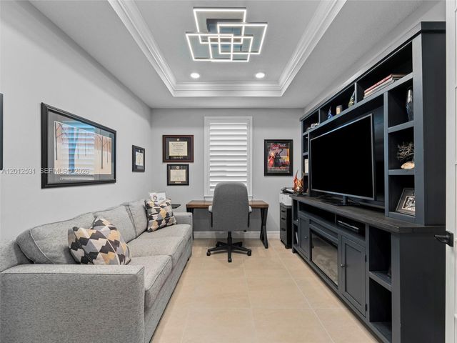 4460 Waterside Dr, Oakland Park, FL 33309