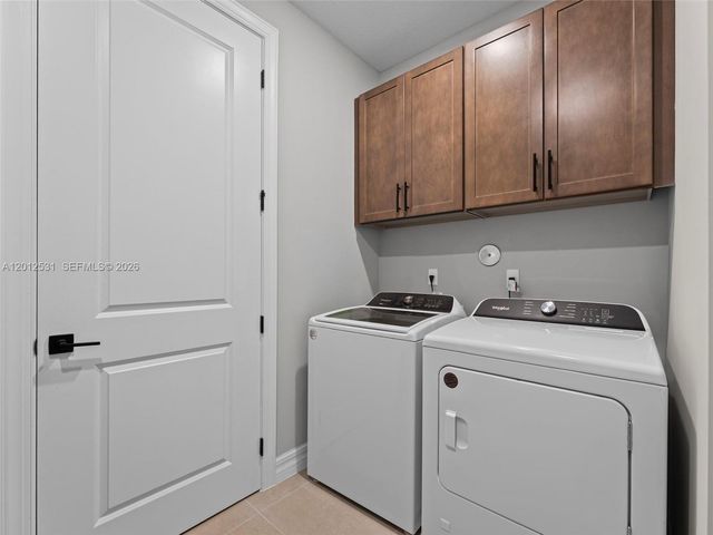 4460 Waterside Dr, Oakland Park, FL 33309