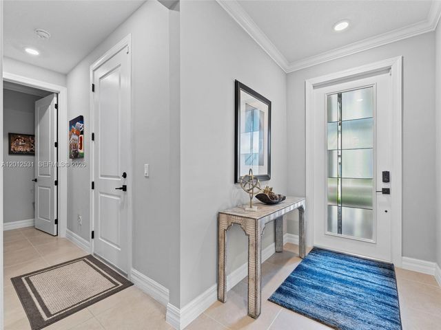 4460 Waterside Dr, Oakland Park, FL 33309