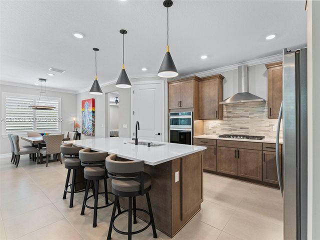 4460 Waterside Dr, Oakland Park, FL 33309
