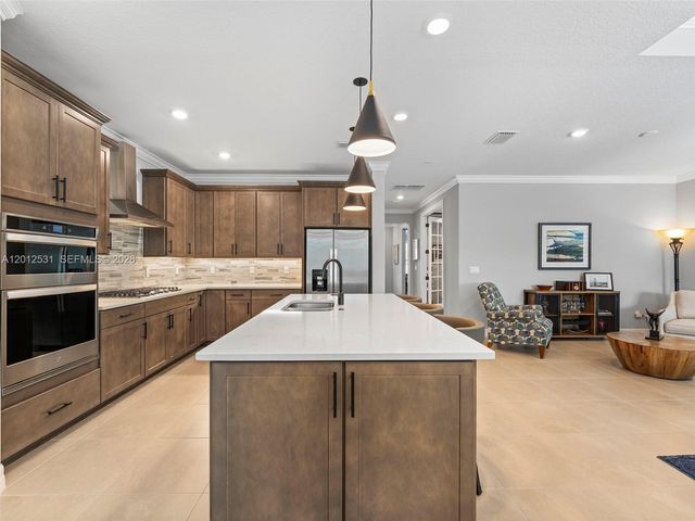 4460 Waterside Dr, Oakland Park, FL 33309