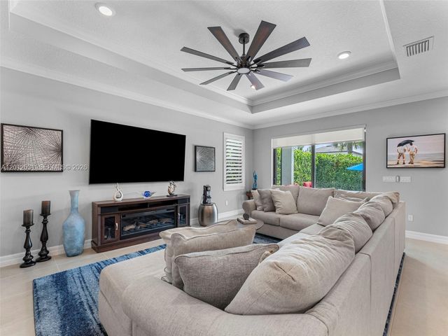 4460 Waterside Dr, Oakland Park, FL 33309