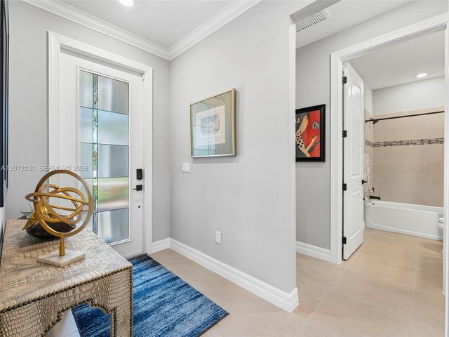 4460 Waterside Dr, Oakland Park, FL 33309