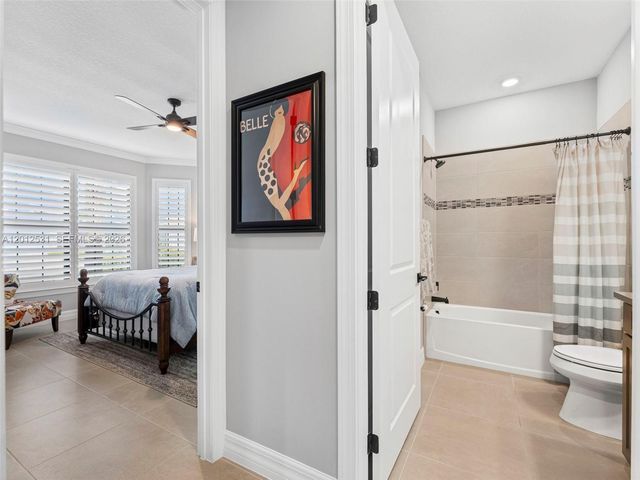 4460 Waterside Dr, Oakland Park, FL 33309