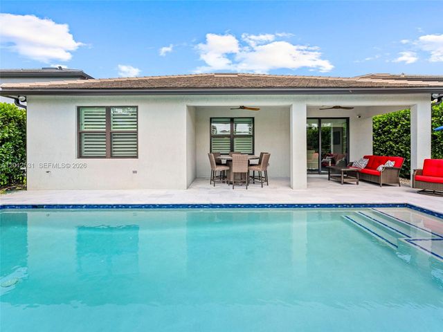 4460 Waterside Dr, Oakland Park, FL 33309