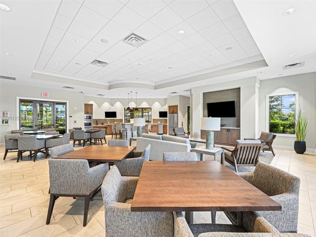 4460 Waterside Dr, Oakland Park, FL 33309