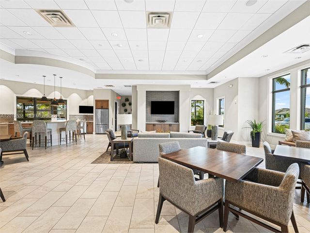 4460 Waterside Dr, Oakland Park, FL 33309