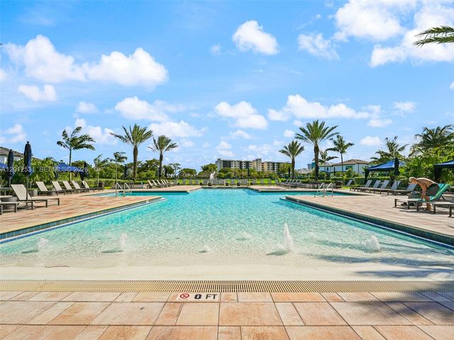 4460 Waterside Dr, Oakland Park, FL 33309
