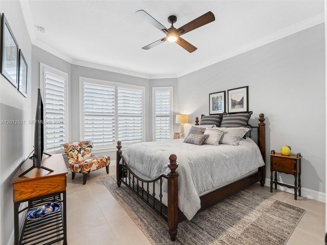 4460 Waterside Dr, Oakland Park, FL 33309