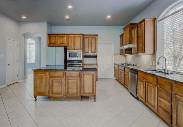 2785 Lake Forest DR, Round Rock, TX 78665