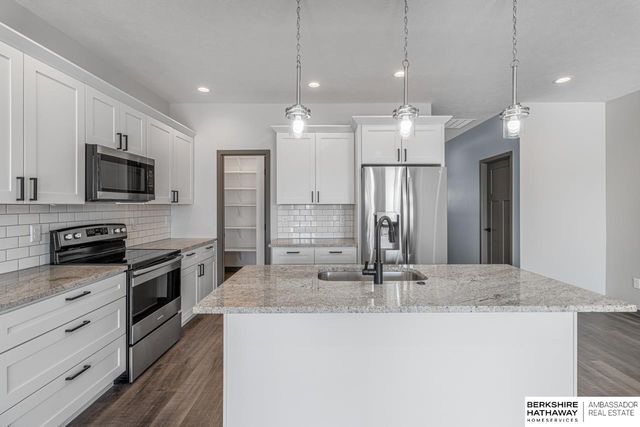 340 Addie Lane, Seward, NE 68434