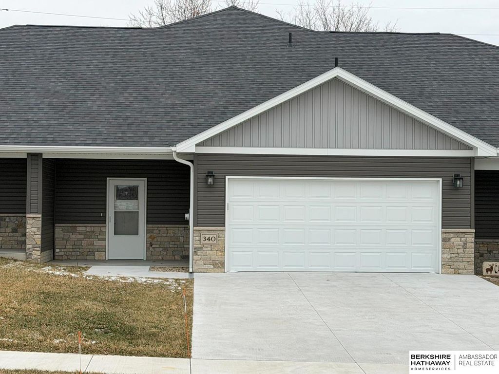 340 Addie Lane, Seward, NE 68434