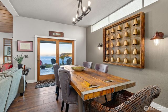 7065 Grandview Place, Gig Harbor, WA 98335