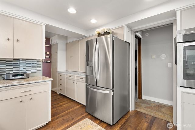 7065 Grandview Place, Gig Harbor, WA 98335