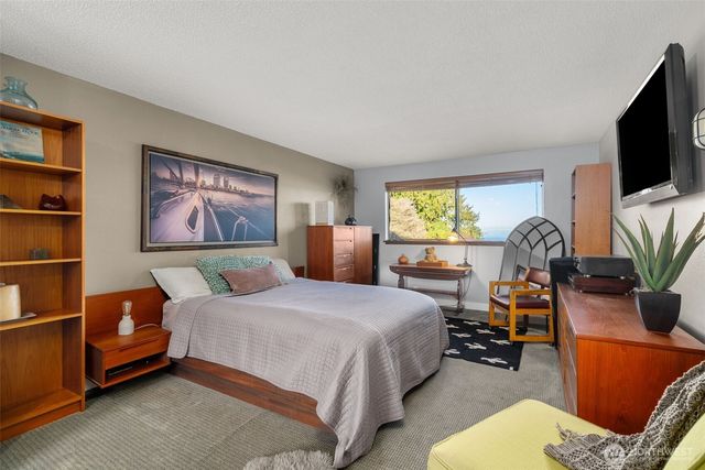 7065 Grandview Place, Gig Harbor, WA 98335