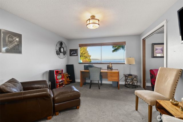 7065 Grandview Place, Gig Harbor, WA 98335