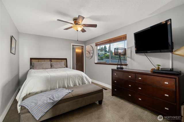 7065 Grandview Place, Gig Harbor, WA 98335