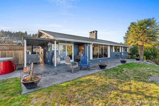 7065 Grandview Place, Gig Harbor, WA 98335