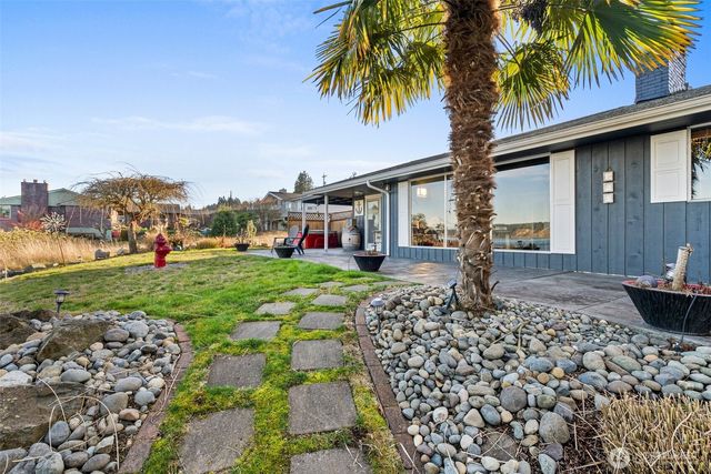 7065 Grandview Place, Gig Harbor, WA 98335
