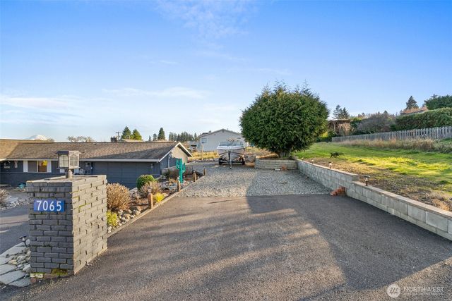 7065 Grandview Place, Gig Harbor, WA 98335