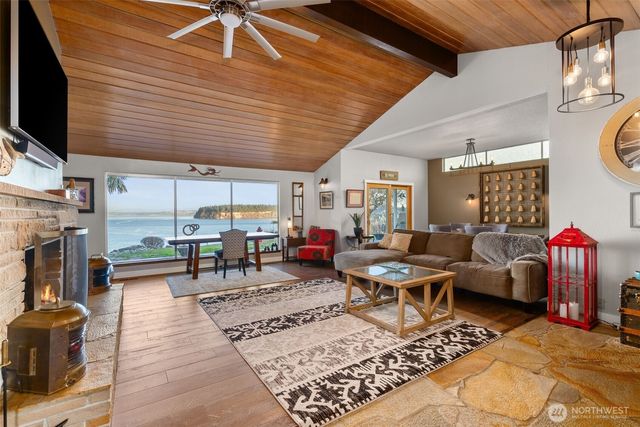 7065 Grandview Place, Gig Harbor, WA 98335