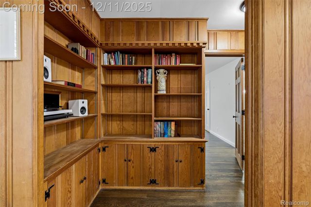 24924 Riverwood Drive, Franklin Village, MI 48025