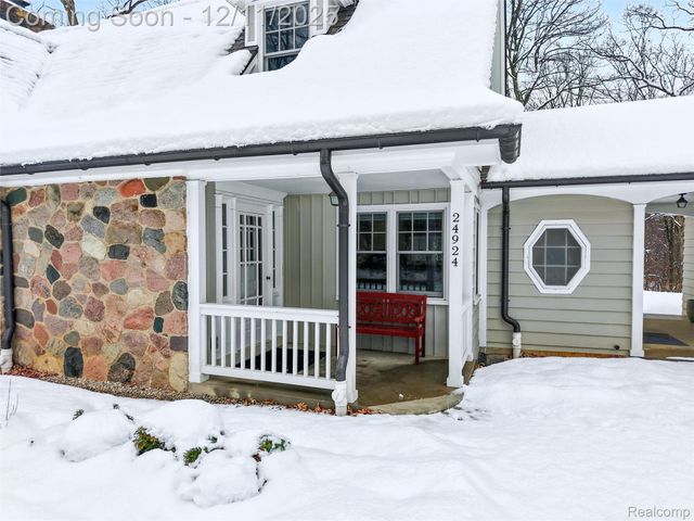 24924 Riverwood Drive, Franklin Village, MI 48025