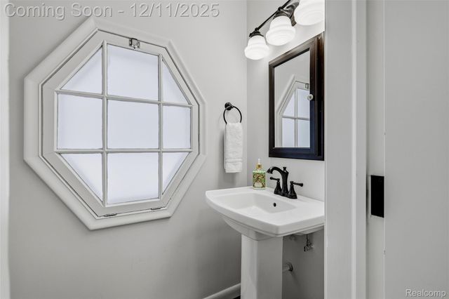 24924 Riverwood Drive, Franklin Village, MI 48025