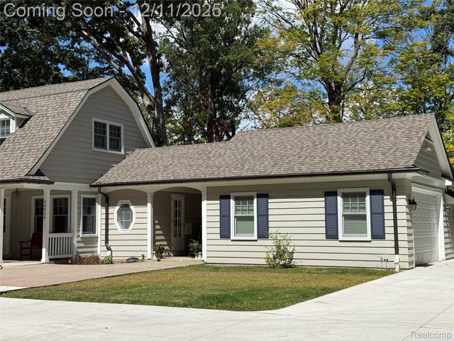 24924 Riverwood Drive, Franklin Village, MI 48025
