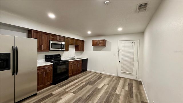 911 W ORANGE STREET 2, Kissimmee, FL 34741