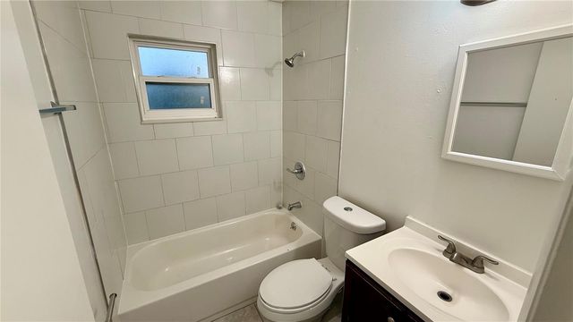 911 W ORANGE STREET 2, Kissimmee, FL 34741