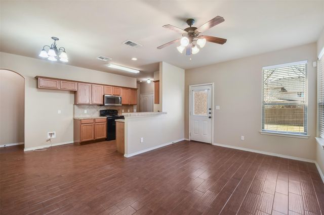 1420B Muirfield Bend DR, Hutto, TX 78634