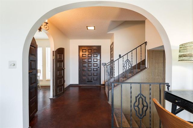 8720 Lakeaire Drive, Oklahoma City, OK 73132